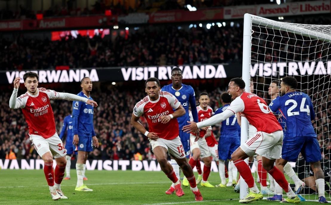 铁卫助攻独享队史第1，阿森纳2-1切尔西，破曼联纪录力压蓝月军团