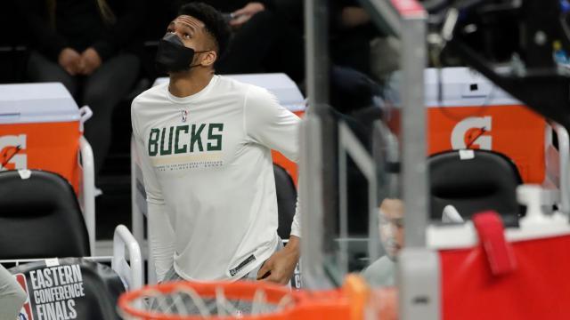 乐鱼体育官方网站-字母哥何时伤愈归来？雄鹿征战总决赛不能没有他