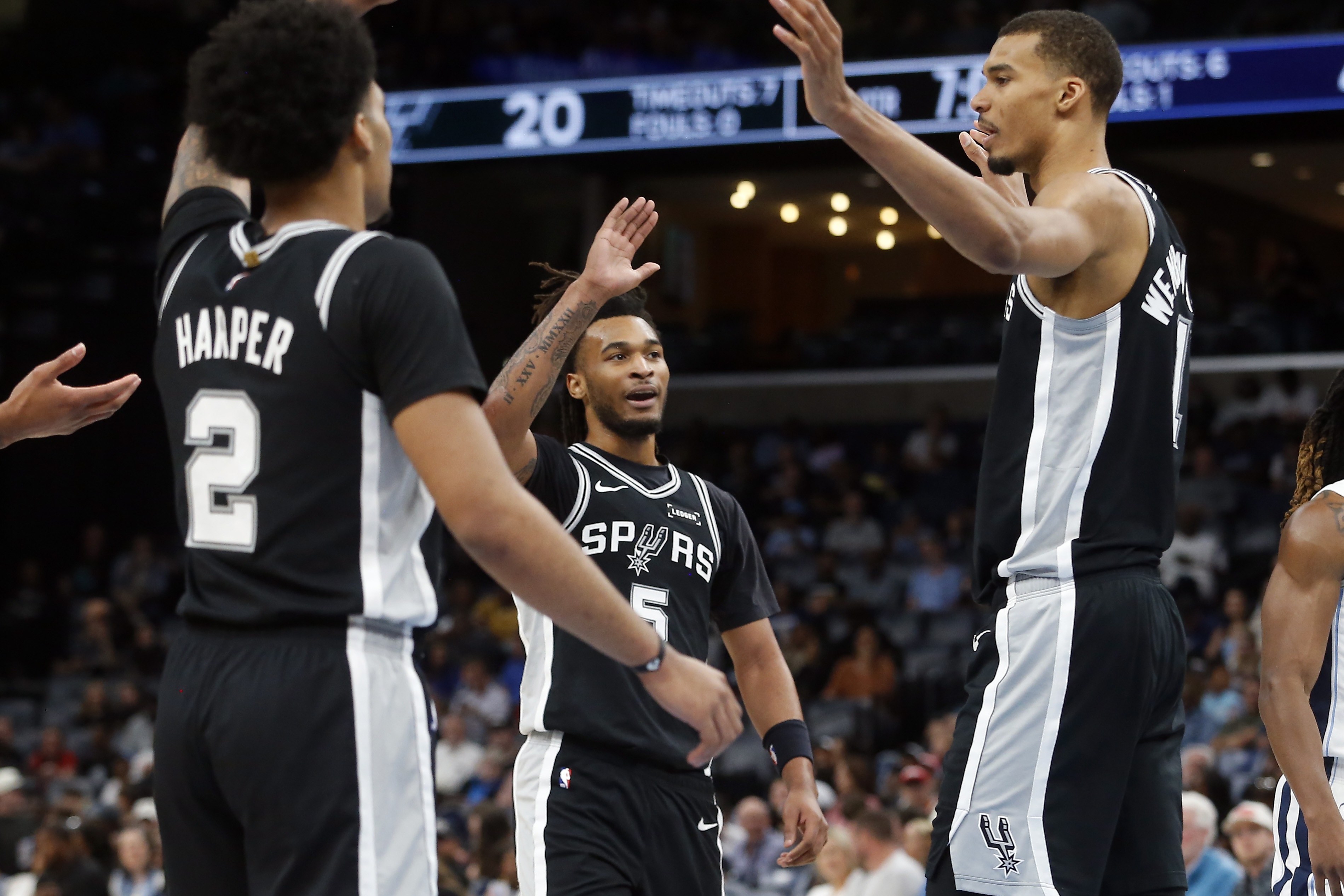 乐鱼官网-NBA彩经：开拓者再负马刺 火箭强势反弹拿下湖人扳平大比分